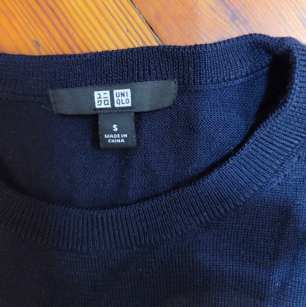 Uniqlo 100% wool sweater
